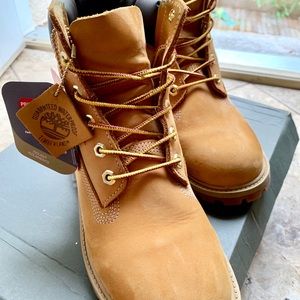 Timberland wheat boots! LIKE NEW!